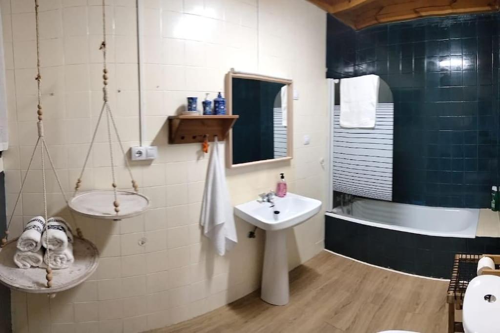 La Casina Roja - Santolaya De Cabranes Villa Arboleya Ngoại thất bức ảnh